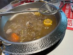 -左庭右院鲜牛肉火锅(金山万达店)