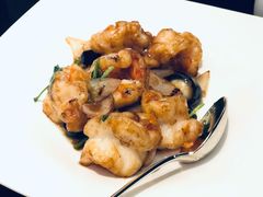 黑蒜大千爆虾球-北京四季酒店·采逸轩