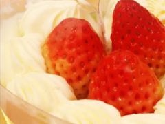 春樱草莓蛋糕-星巴克臻选(武汉首义汇店)