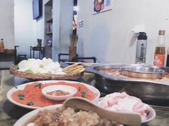 -渝嘴小老弟老火锅(华新村店)