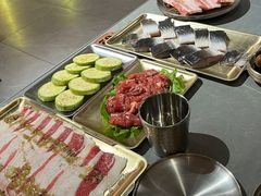 -围炉肉舍丹东海鲜烤肉·烤活鳗(步行街店)