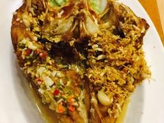 -J Daeng Seafood