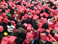-嘿哟动霸CHUA·新潮玩运动娱乐中心·蹦床滑冰团建乐园