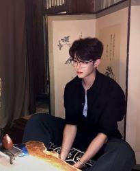 -侨治发型