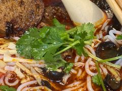 香辣牛肉米线-洪福米线(浣纱路店)