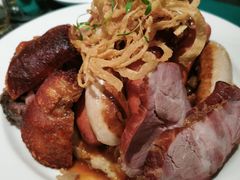 德式烤豬肘+肉腸拼盤-宝莱纳餐厅(滨江店)