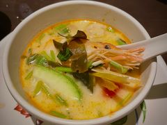 冬阴功-大头虾越式风味餐厅(光明广场店)