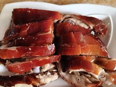 -黄记四更烤乳猪店