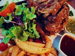 -Chom Cafe and Restaurant