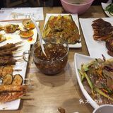 没想到他家竟然有，挺大的一条鱿鱼，切成小块块了