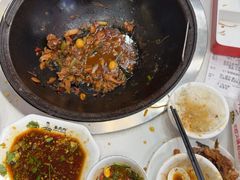 -鲁员外地锅鸡地锅鱼(古墩路店)