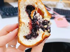 紫米芝士碱水球-富贵面包公司(运河店)