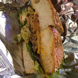 朋友拉着来的，据她说是从南锣鼓巷的店吃过来的