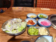 -明洞阿姨·韩式酱蟹烤肉·创意料理(三元桥店)