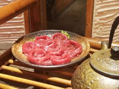 古道嫩牛肉-老牌坊云南鱼豆花火锅(爱建店)