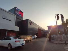 -上海华裕比亚迪4S店