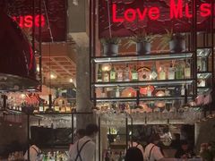 -FOUR PLAY BAR