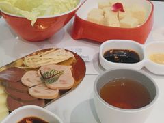 -洪氏嗨捞·广东猪肚鸡·椰子鸡火锅(西咸万象城店)