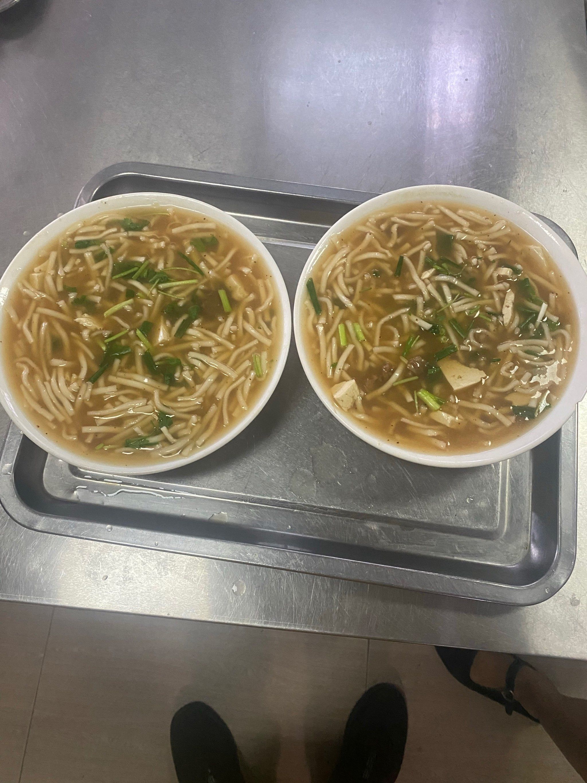 羊肉香头面,手工面片,烤肉,烤菜