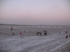 -人民防洪胜利纪念塔