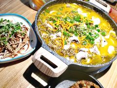 -山城外·非遗酸菜鱼(新都汇融店)