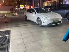 -蔚来中心(北京中关村店)