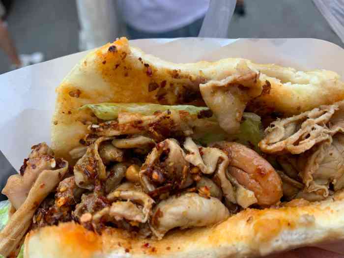 鸭肚卷饼-"最近在抖音上特别火爆的一家店,好像最开始.