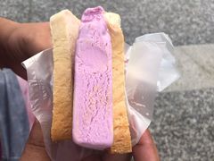 榴莲味-詹爷爷乌节路街头冰淇淋