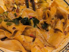 -阿瓦山寨·湘菜现炒·剁椒鱼头王(咸阳总店)