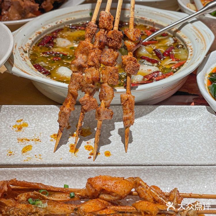 · 餐牌上80多道西北美食 人均 45