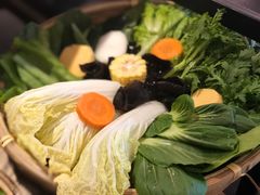 -尚尚仙·酸汤猪手·猪肚鸡火锅(华联万柳购物中心店)