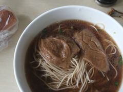 -老西白点心店