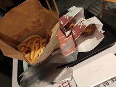 -肯德基(南京站A2检票口楼上)
