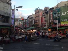 -六合夜市