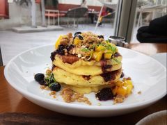 芒果蓝莓松饼-城市露台景观餐厅(淮海路店)