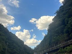 -安吉龙王山峡谷漂流