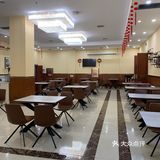 一个酒店里的非常棒的餐厅！