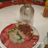 金枪鱼刺身,沾酱油芥末!