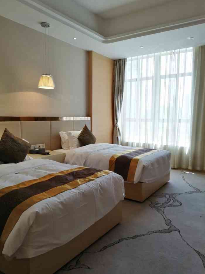 恩平华美达酒店-"酒店还是ok的,就是下单等待确认过程比较.