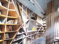 -钟书阁(松江泰晤士小镇店)