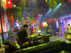 -喜鹊音乐酒馆(西街店)
