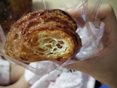 焦糖牛角包-PAPER STONE BAKERY(天环店)