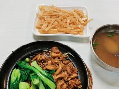-龙香记桂林米粉(东扬威街11号楼店)
