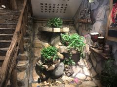 -老牌坊云南鱼豆花火锅(爱建店)