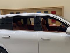 -理想汽车(世纪汇店)