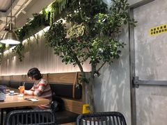 大堂-必胜客(百联又一城店)