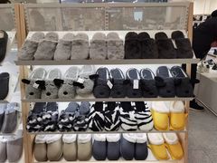 -hotwind热风(中贸广场店)