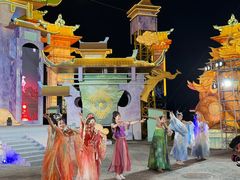 -淄博花灯齐彩城