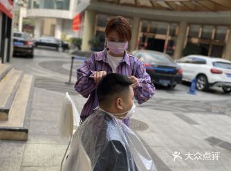 病毒无情，人间有情。病情期间虽然我们新天丽不能战斗在
