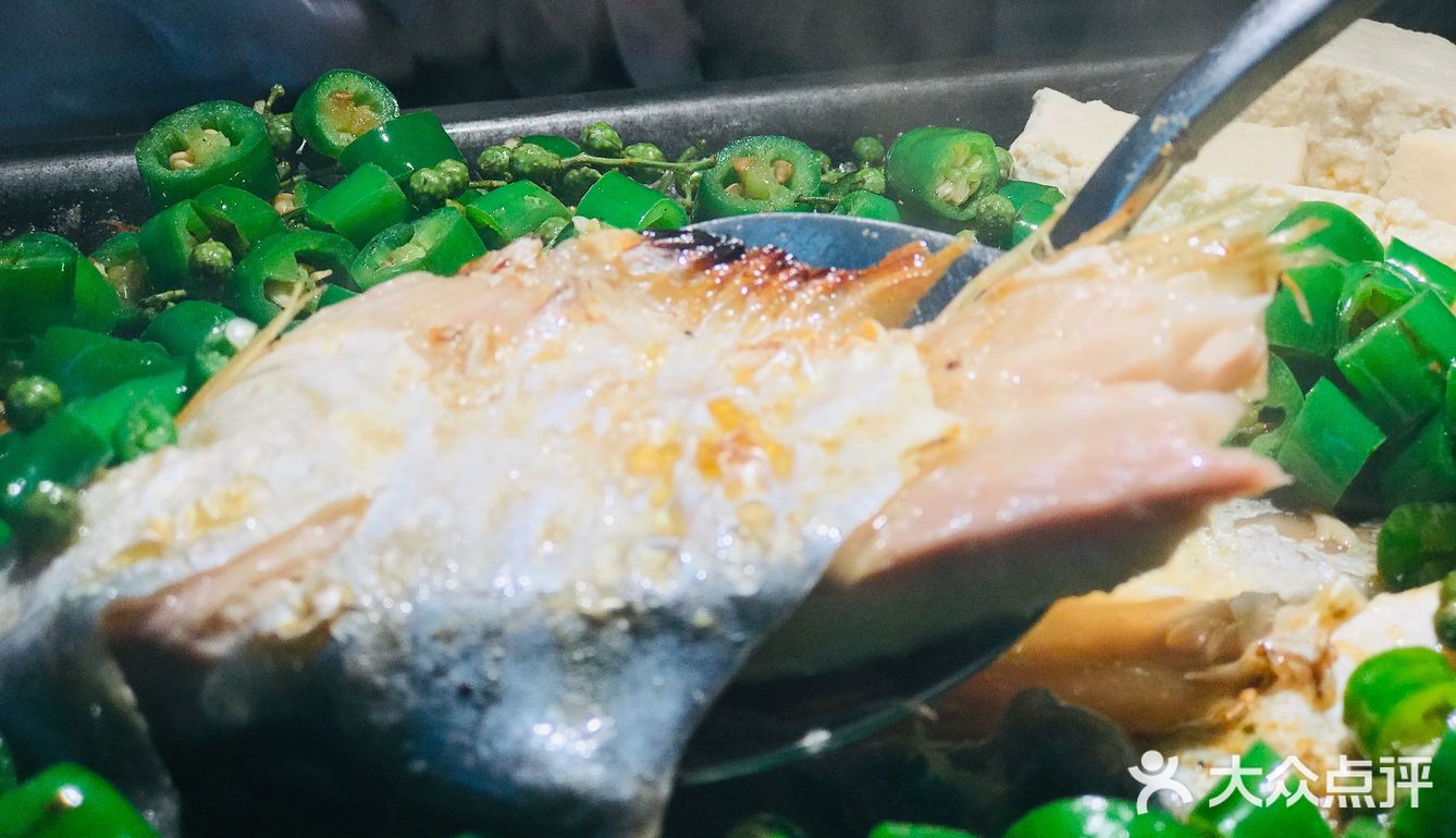 烤鱼必点探鱼招牌鲜青椒烤鱼！